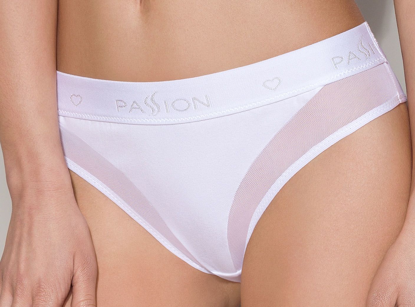 Трусики із прозорою вставкою Passion PS002 PANTIES white, size L